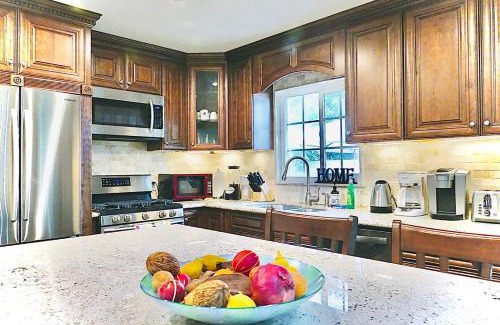 Southwest Anaheim Casa | Palm Villa Disneyland Pool 4 Bedroom 3 Bath HotTub
