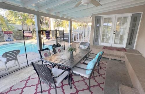 Southwest Anaheim Casa | Palm Villa Disneyland Pool 4 Bedroom 3 Bath HotTub