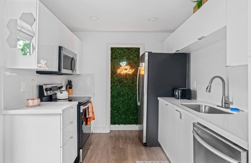 Central Business District Casa | Palm Vista House – Your South Florida Work Hard Play Hard Retreat!