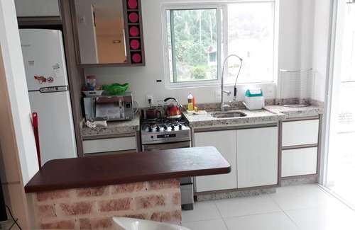 Governador Celso Ramos Apartamento | Palmeras a 50 metros del mar - Disponible del 08 al 22/01/2019 y del 13/02 al 01/03/2019
