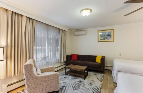 Manchester Center Complejo | Palmer House Resort - Deluxe Two Double Beds 4