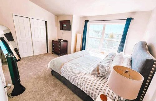 Palmer Lake Casa | Palmer Lake near AF Academy Pet Friendly King Bed 4 TVs