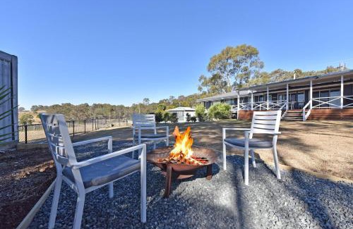 Pokolbin Casa | Palmers Lane On Vineyard 5br Homestead with Pool