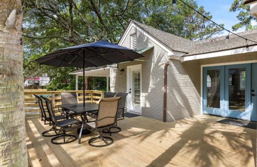 Mount Pleasant Casa | Palmetto Grove Walk to Shem Creek Mins to Dwtn