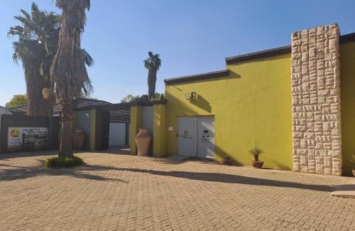 Mahikeng Casa | Palmetto guesthouse