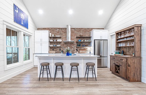 Saluda Casa | Palmetto Trailside Retreat