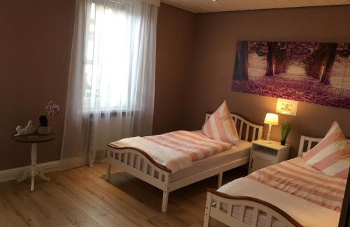 Hilbringen Apartamento | Palminas Ferienwohnung OG