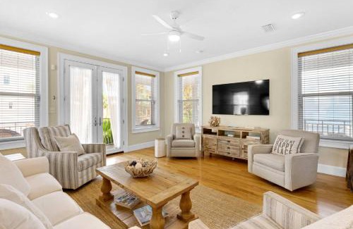 Seacrest Beach Casa | Palms and Pines