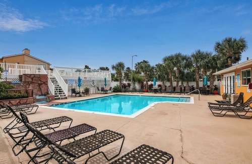 Galveston Condominio | Palms at Cove View 806 - Bougie Beach Bungalow