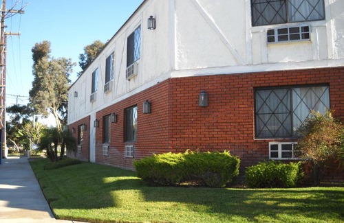 Westminster Hotel | Palms Courtyard Inn