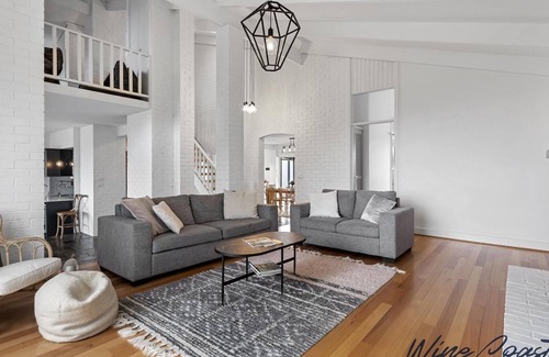 Sellicks Beach Casa | Palms on The Esplanade by Wine Coast Holidays - This well-appointed seafront home offers everything a family (or two ) could conceivably want for your next coastal getaway.
