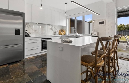 Sellicks Beach Casa | Palms on The Esplanade by Wine Coast Holidays - This well-appointed seafront home offers everything a family (or two ) could conceivably want for your next coastal getaway.