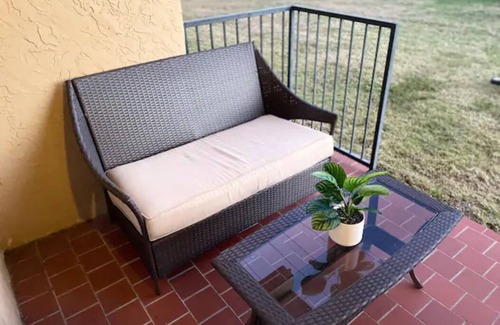 Dunedin Condominio | Palms Paradise w/ Patio-walk downtown or Ballpark!