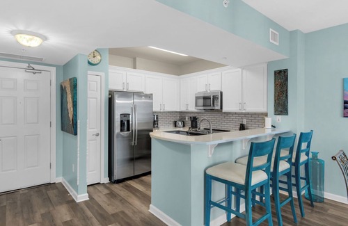 Fort Walton Beach - Destin Condominio | Palms Resort 2813: 2br, Pools, Courts, Gulf Views & Minutes to Beach!