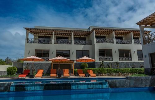 Bahía de la Academia Hotel | Palo Santo Galápagos Hotel