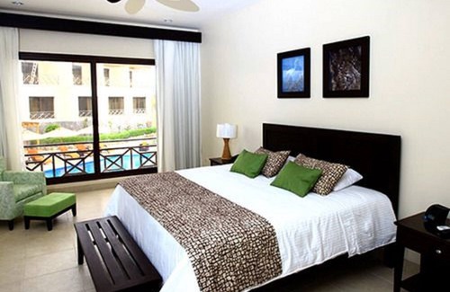 Bahía de la Academia Hotel | Palo Santo Galapagos Hotel