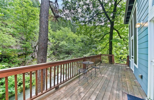 Jones Mills Cabina | Pam's Treehouse Cabin #2