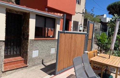 Santa Cruz de Tenerife Apartamento | Pambnb - Nature Retreat with Mountain Views & Fiber