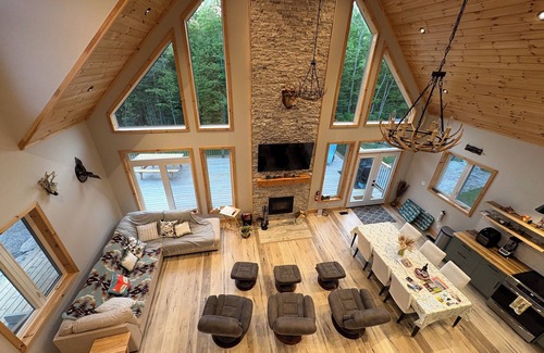 Lion's Head Cabaña | Pampered Bear's Den-Delightful Forest retreat located close to Georgian Bay
