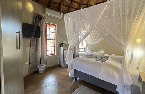 Marloth Park Cabina | Pan African Safari Lodge
