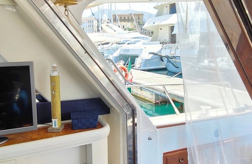Castellammare Vucciria Alquiler De Eote | Panaby - House Boat PalermoHouseboat Palermo
