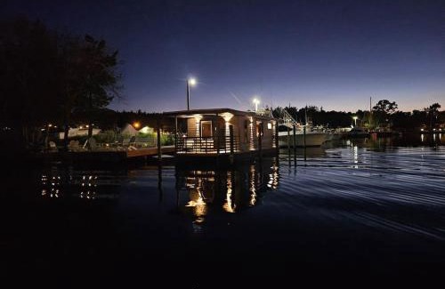 Forked River Alquiler De Eote | Panama Float Home Riverfront Fire Pit