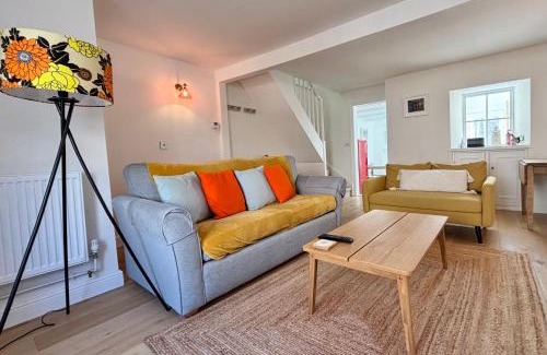 Newlyn Casa | Pandora a Lovely Seaside Cottage in Newlyn sleeps 4