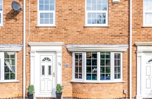 Nuneaton Casa | Pangbourne House: Cosy & Stylish