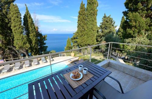Longos Apartamento | Pangolas Apartments Paxos