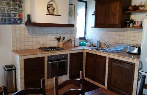 Panicale Condominio | Panicale - Apartamento en antigua casa de campo, campo tranquilo, piscina, vistas al lago.
