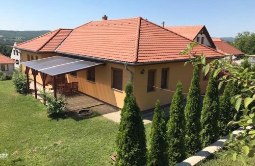 Pannonhalma Apartamento | Panoráma Apartman Ház