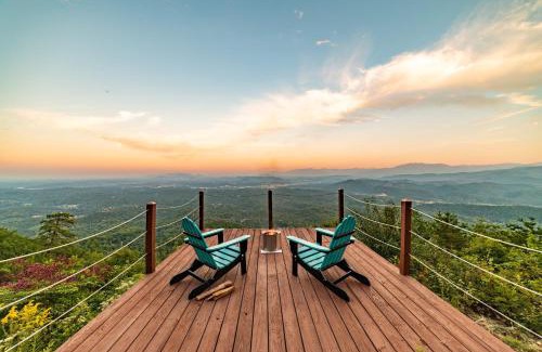Sevierville Casa | Panorama by AvantStay Unparalleled Views Deck w HotTub Game Room Pool Table