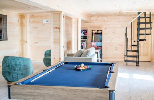 Sevierville Casa | Panorama by AvantStay Unparalleled Views Deck w HotTub Game Room Pool Table