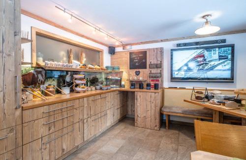 Kaprun Apartamento | Panorama Hotel Guggenbichl - inkl Sommerkarte, einmaliger Eintritt ins Tauern Spa & bester Ausblick über Kaprun