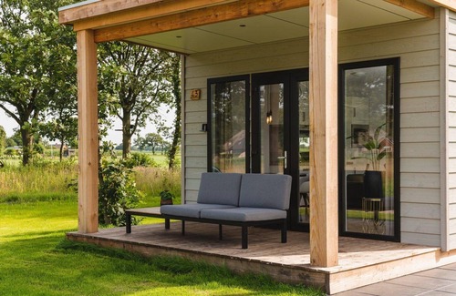 Municipality of Rijssen-Holten Chalet De Esquí | Panorama lodge with wellness and hottub | 2 p.