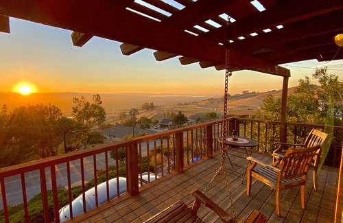 Berryessa Casa | Panorama of Silicon Valley, minutes from everything, large private yard and pool