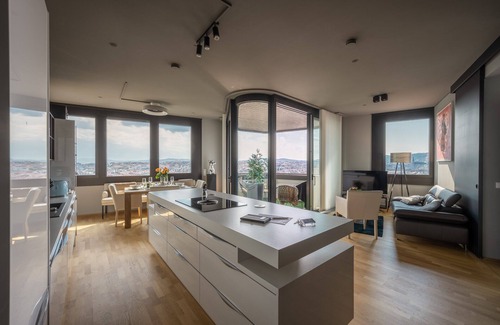 Neulerchenfeld Casa | Panorama suite with a view over the imperial city of Vienna