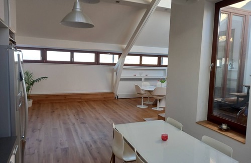 Laken Apartamento | Vista panorámica, lujoso ático a 12 minutos del centro, con enorme terraza