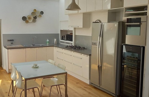 Laken Apartamento | Vista panorámica, lujoso ático a 12 minutos del centro, con enorme terraza