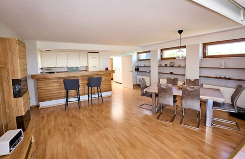 Daun Apartamento | PanoramaSicht - Daun from above - 4-bed vacation apartment shower/WC, 2 bedrooms
