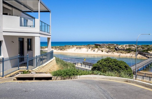 Port Noarlunga South Casa | Panoramic Ocean View Holiday Home Port Noarlunga Sth