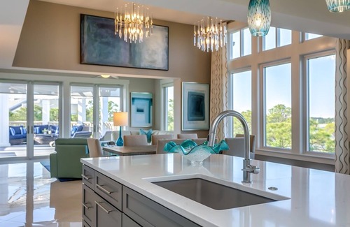 Baytowne Wharf Condominio | Panoramic Bay View: Exclusive Modern Penthouse in the heart of Sandestin