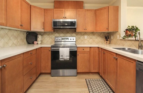 North End Complejo | Panoramic Lake View Fabulous 2-storey Townhome in Discovery Bay Resort