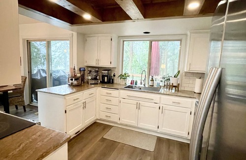 Sudden Valley Casa | Panoramic Lake View Living with Hot Tub! Pet Friendly!