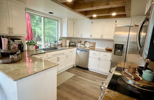 Sudden Valley Casa | Panoramic Lake View Living with Hot Tub! Pet Friendly!