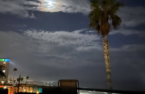 North Pacific Beach Casa | Casa panorámica con vista al océano Pacífico - Pasos a la playa y tiendas