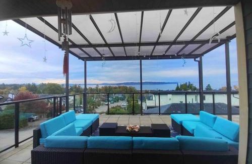 White Rock Casa | Panoramic Ocean view & Rose Garden Villa