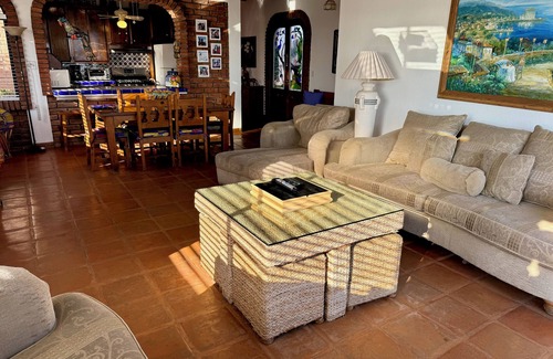Las Gaviotas Casa | Panoramic Ocean View & Steps to Private Surf Beach. Las Gaviotas 4 BR 3 BA House