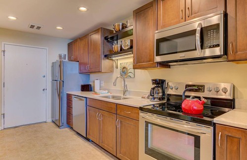 Otter Rock Apartamento | Panoramic Ocean-View Loft | Queen Beds | Kitchen