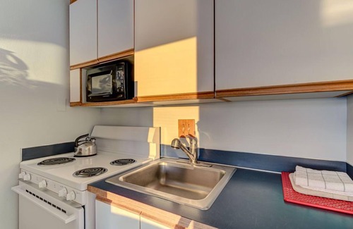 Otter Rock Apartamento | Panoramic Ocean-View Studio with Balcony